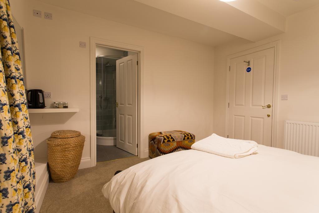 The Holford Arms Bed & Breakfast Tetbury Exterior photo