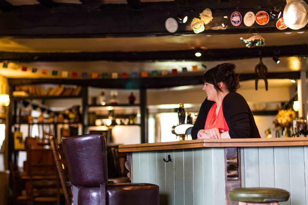 The Holford Arms Bed & Breakfast Tetbury Exterior photo