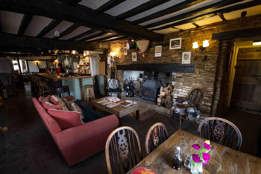 The Holford Arms Bed & Breakfast Tetbury Exterior photo